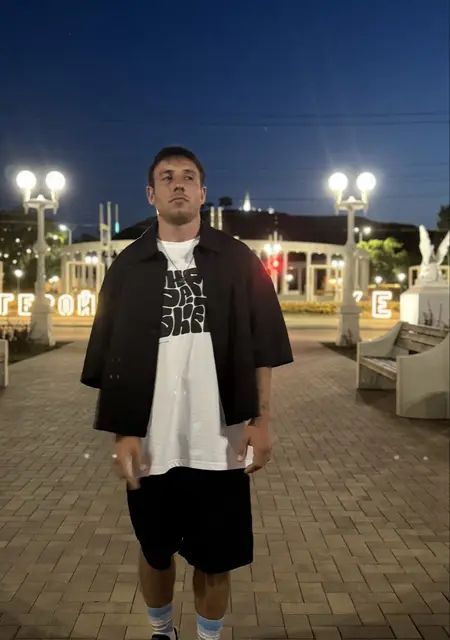 Руслан из Керчи, мне 26, познакомлюсь для приятного времяпровождения