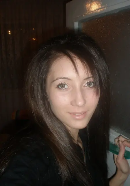 Анфиса из Левихи, мне 20, познакомлюсь для общения