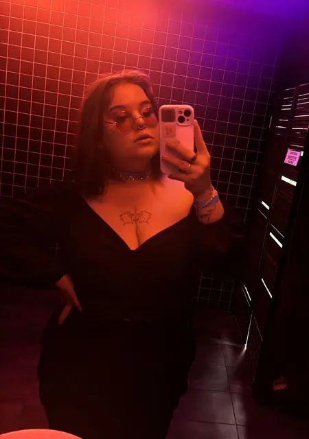 Я Дариэла, 21, из Новосибирска, ищу знакомство для общения