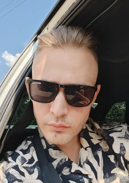 Alex из Михайловки, мне 24, познакомлюсь для вирта