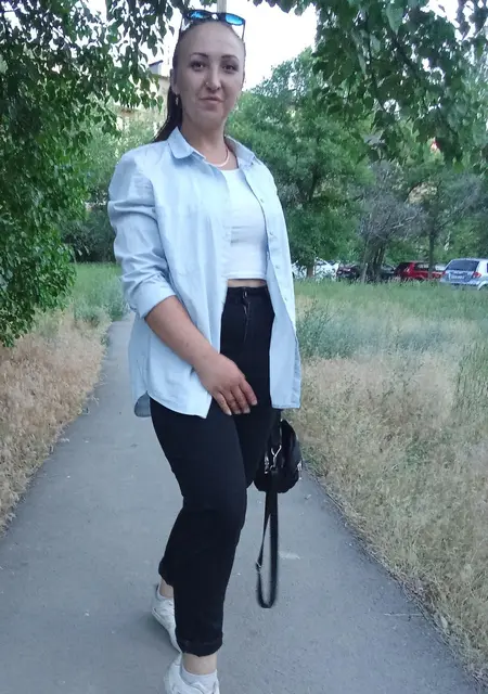 Я Александра, 29, из Волжского, ищу знакомства на одну ночь