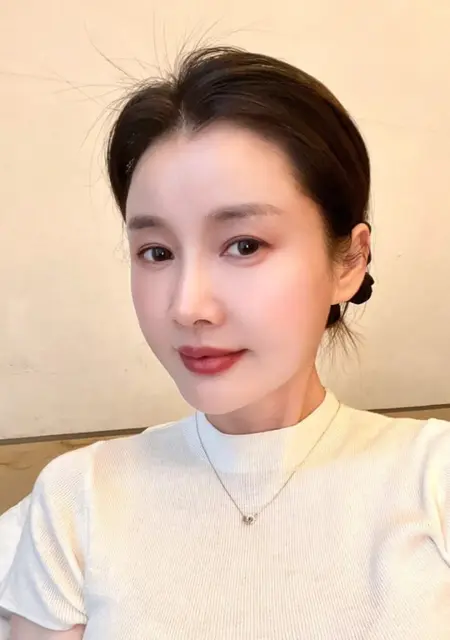 Я Veve, 35, из Новосибирска, ищу знакомство для открытые отношения