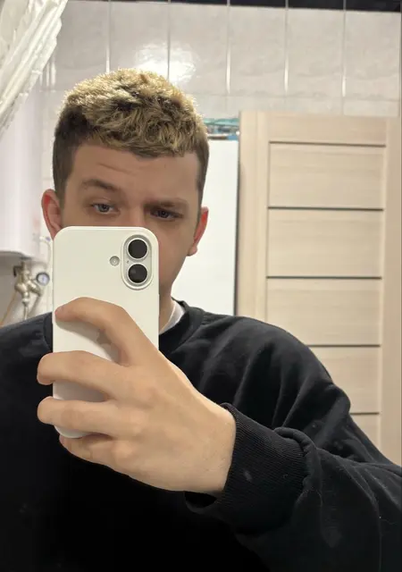 Анатолий из Владивостока, мне 18, познакомлюсь на одну ночь