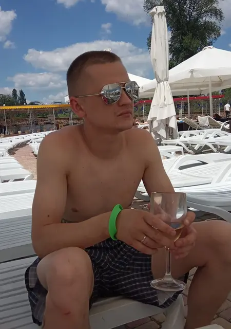 Николай из Строителя, ищу на сайте знакомства на одну ночь