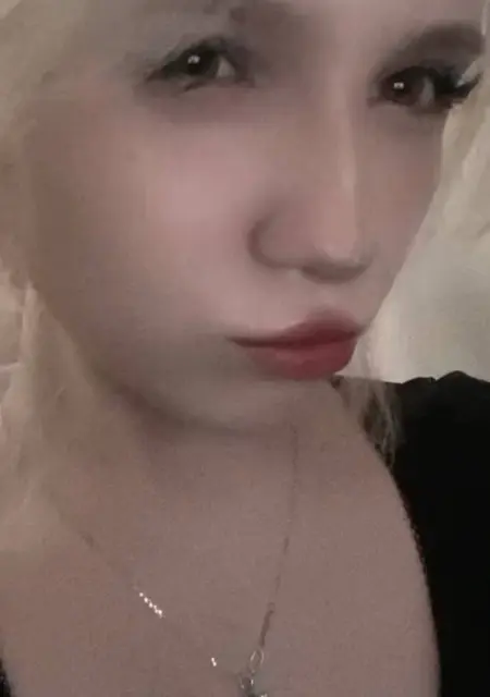 Я Ксюша, 18, из Кемерово, ищу знакомство для общения