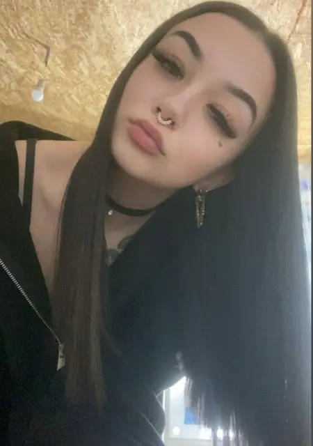 Кристиночка из Южно-Сахалинска, мне 24, познакомлюсь для общения