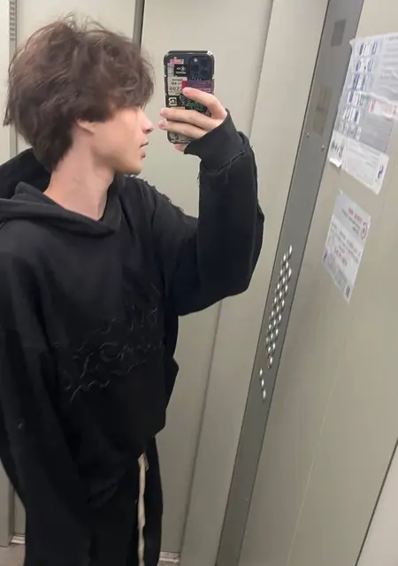 Я Даня, 20, из Смоленска, ищу знакомство для вирта