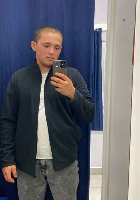 Я Фил, 22, из Оренбурга, ищу знакомство для общения