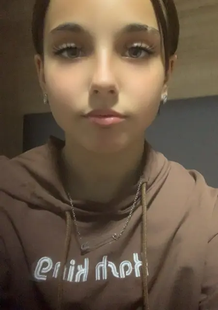 Оля из Элисты, мне 18, познакомлюсь на одну ночь