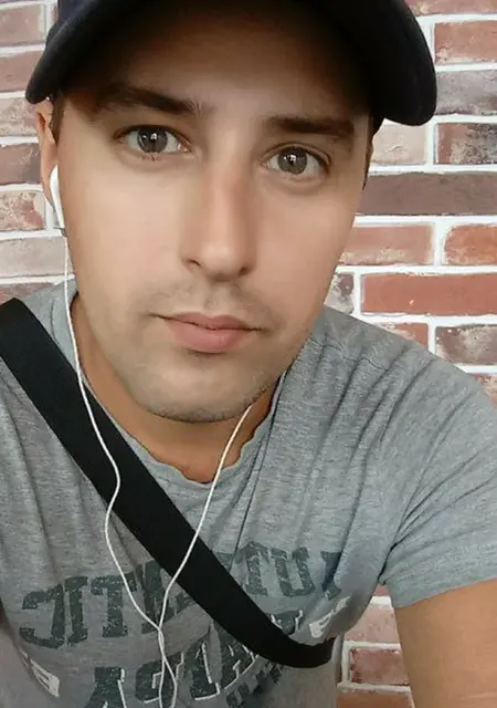 Я Артем, 33, из Санкт-Петербурга, ищу знакомство для открытые отношения