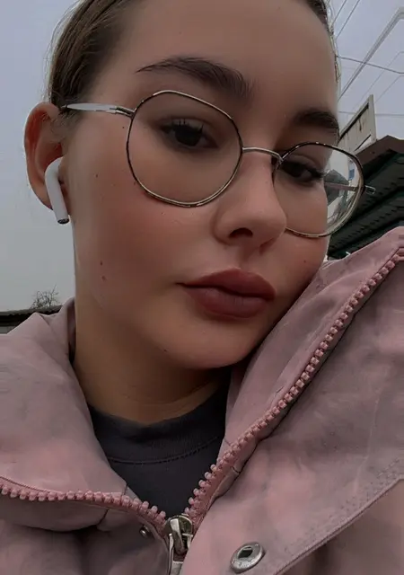 Дарья из Москвы, мне 19, познакомлюсь для постоянных отношений