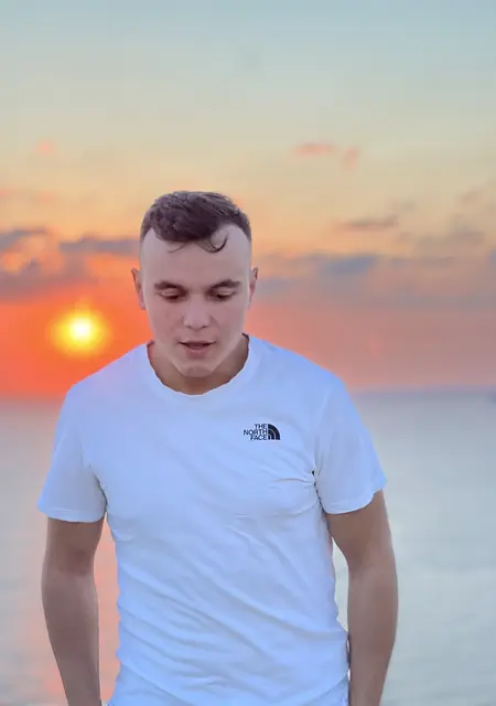 Я Руслан, 28, знакомлюсь без обязательств в Симферополе