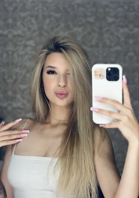 Я Alina, 22, из Иркутска, ищу знакомство для постоянных отношений