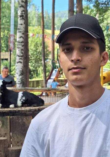 Александр из Санкт-Петербурга, мне 21, познакомлюсь на одну ночь